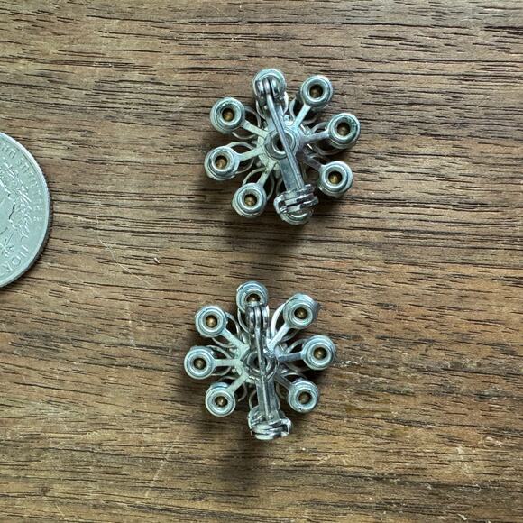 Vintage‎ Silver tone white rhinestone Floral Collar Pin Brooch Pair Set of 2 - Picture 6 of 7